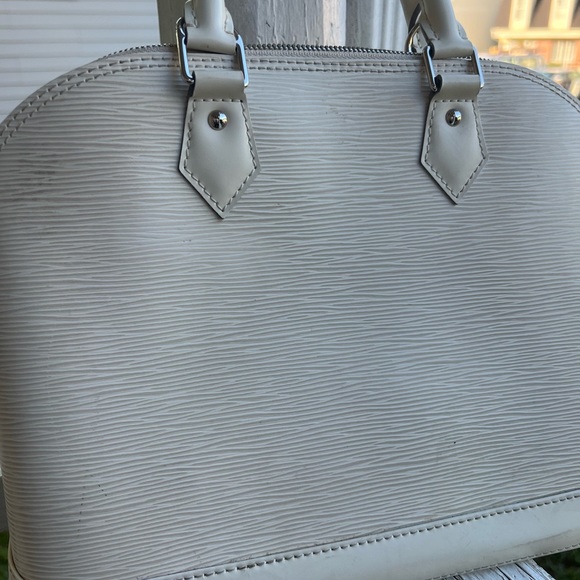 Louis Vuitton Alma PM Epi Leather Blaco (White) - Picture 5 of 14